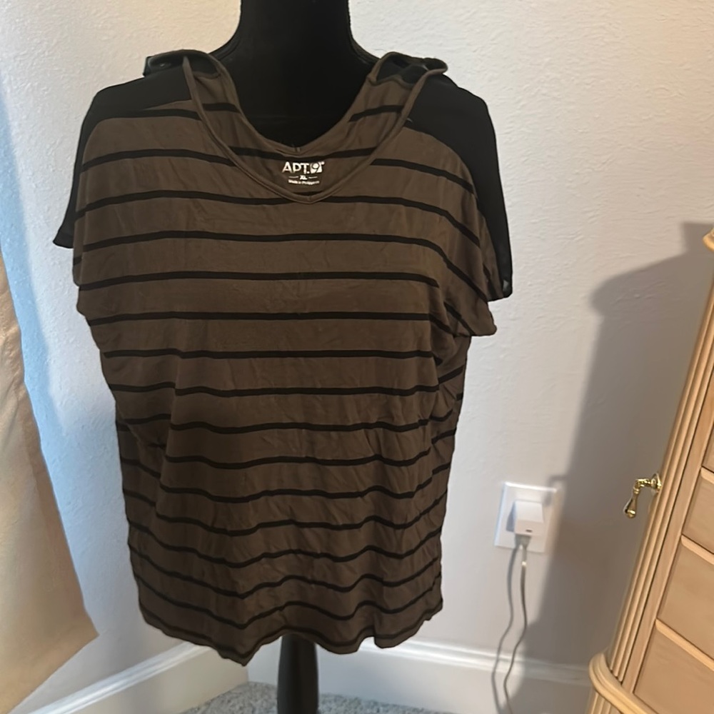 Apt 9 shirt with sheer sleeves